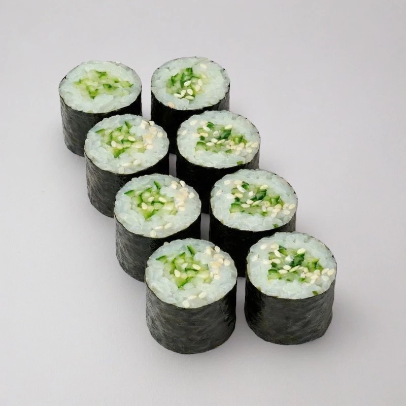 Нори, рис, сыр, огурцы, курица, черри, цезарь соус, пармезан